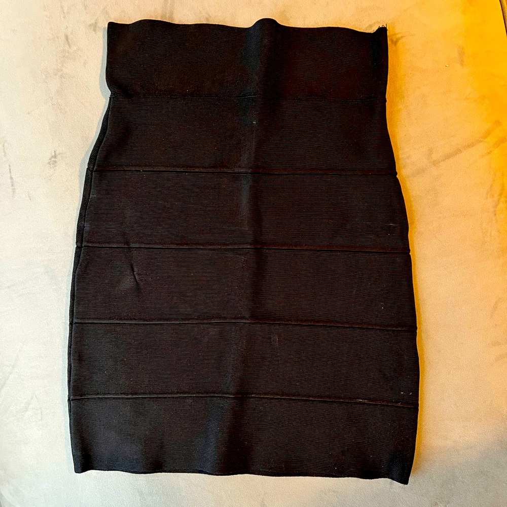 Black BCBG bodycon skirt